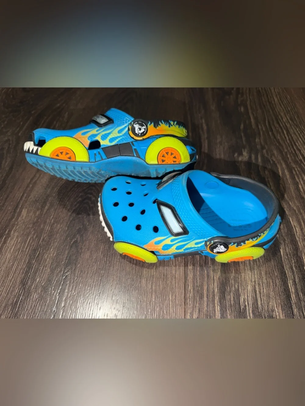 Crocs Hot Wheels Race Car Clogs Blue Flames Kids Size C9